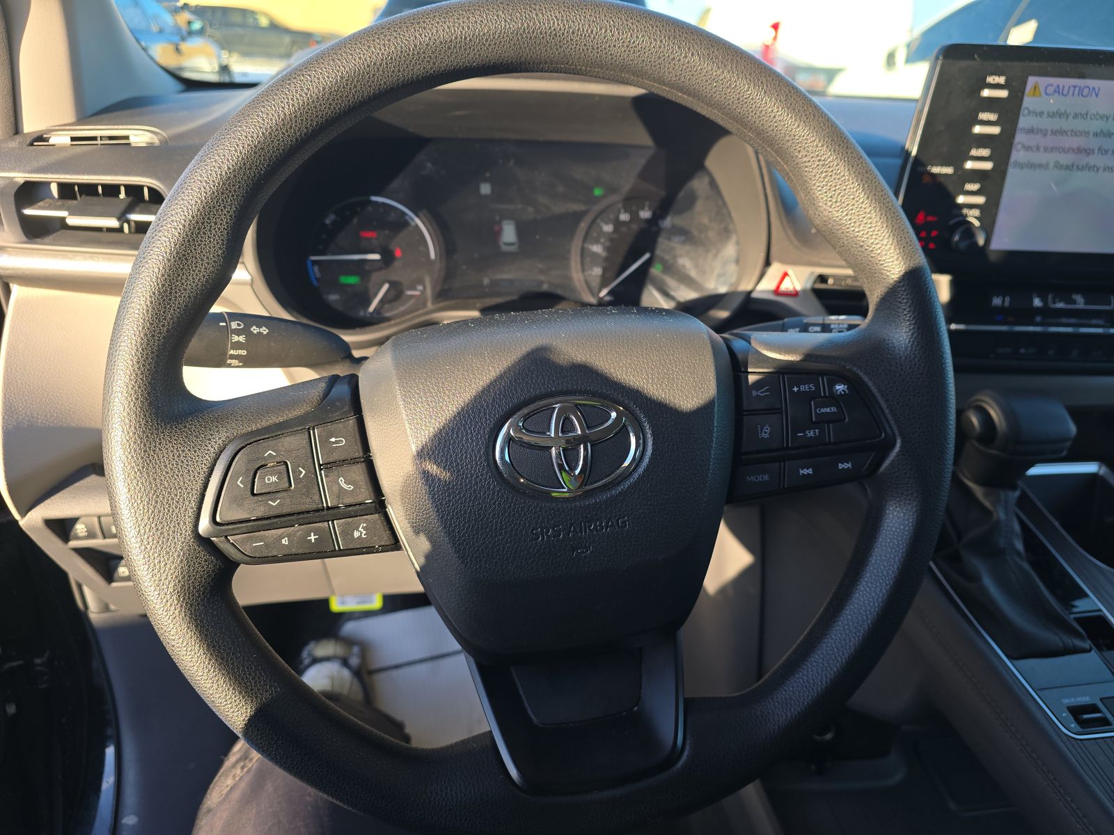 2024 Toyota Sienna LE FWD