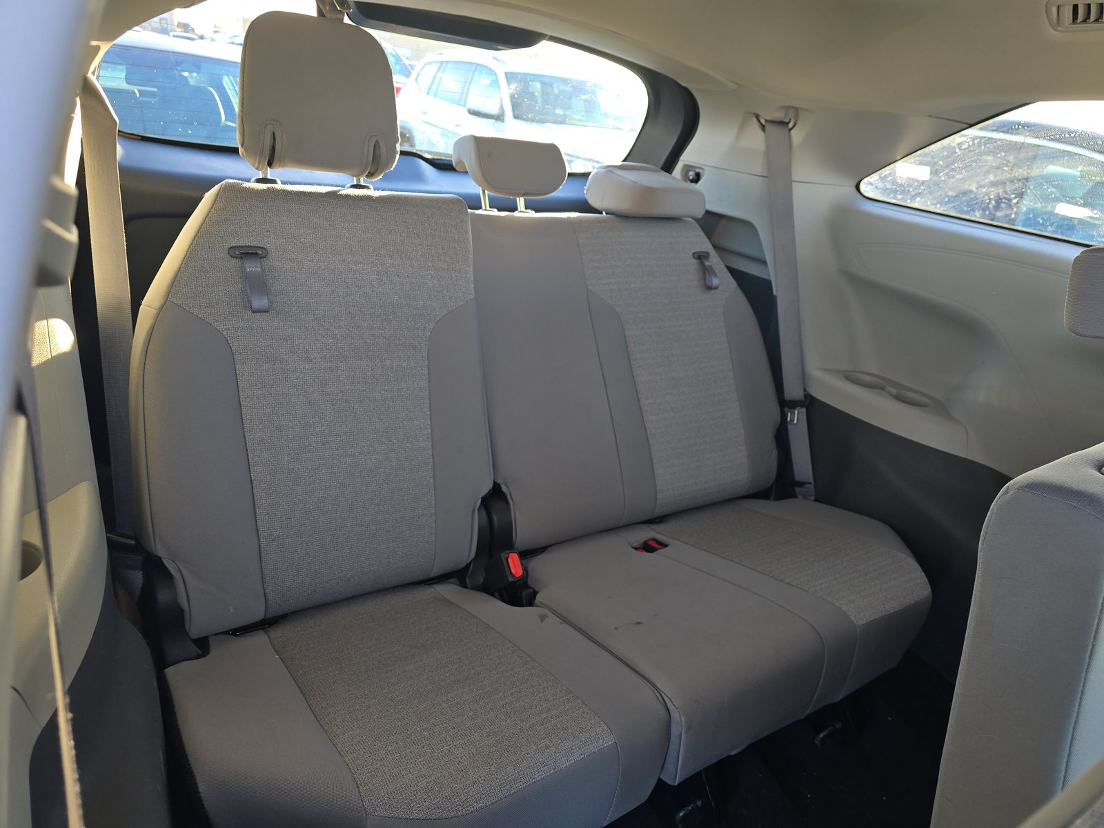 2024 Toyota Sienna LE FWD