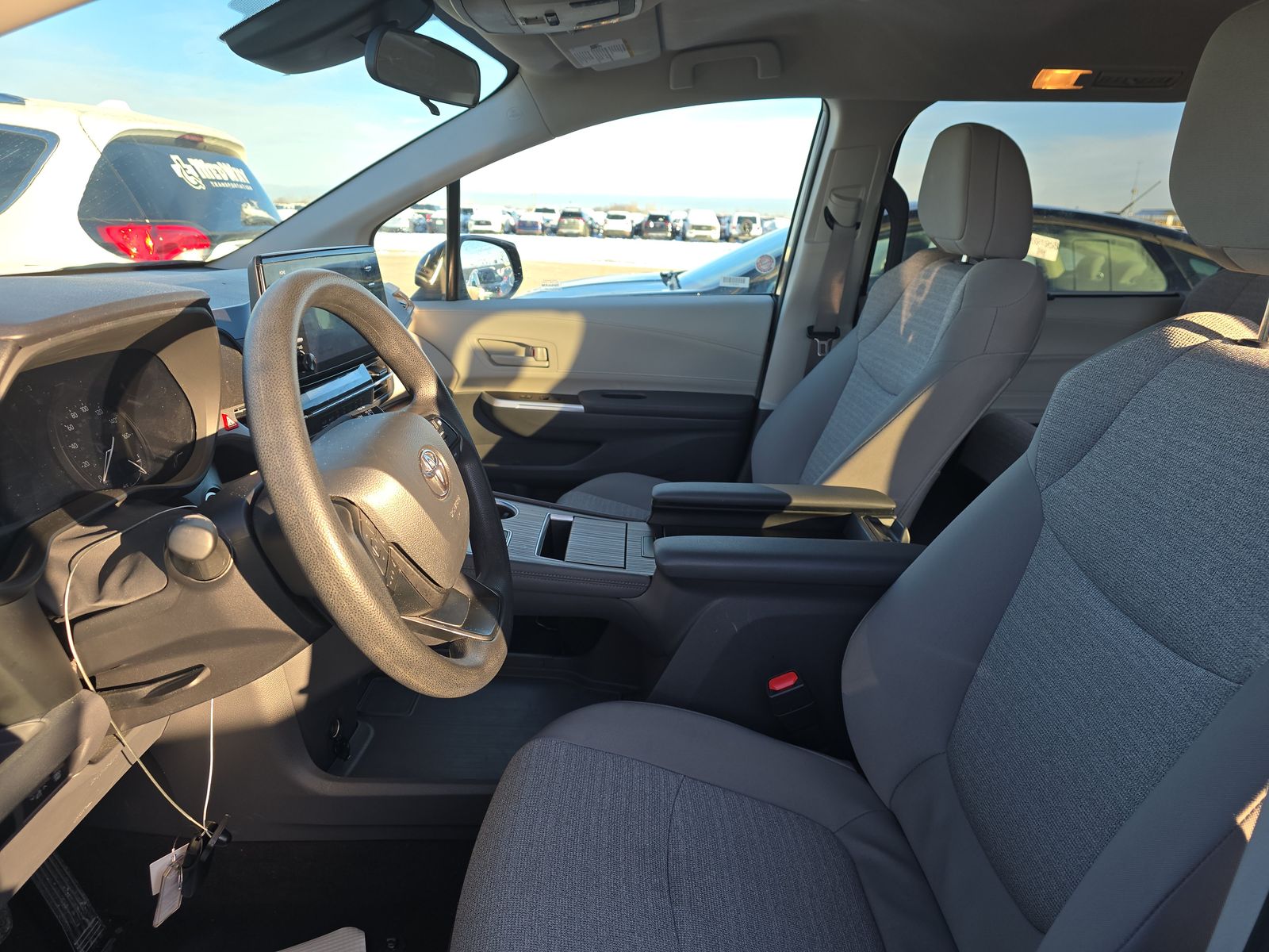 2024 Toyota Sienna LE FWD