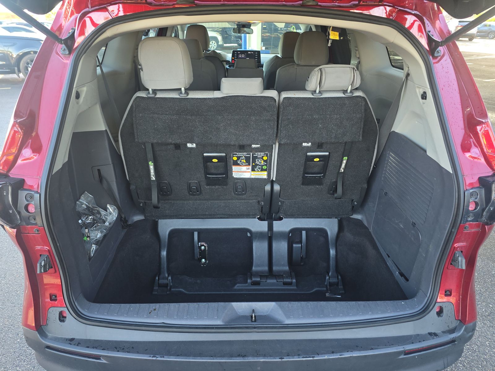 2024 Toyota Sienna LE FWD