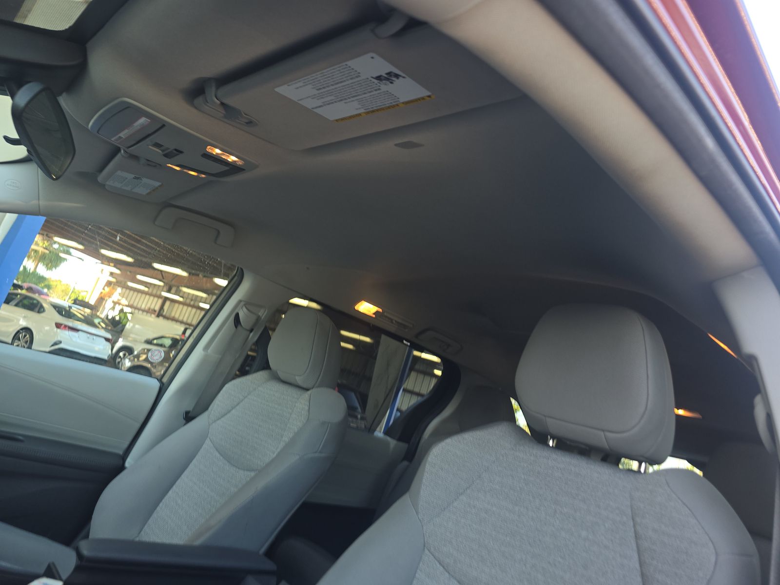 2024 Toyota Sienna LE FWD