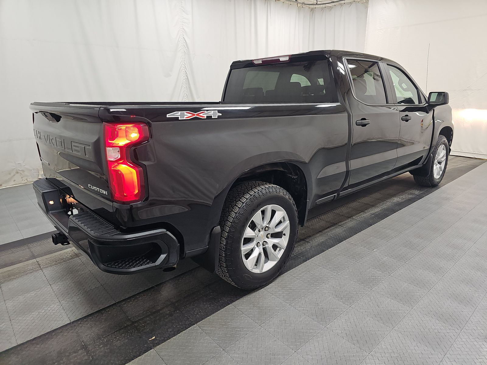 2022 Chevrolet Silverado 1500 Custom AWD