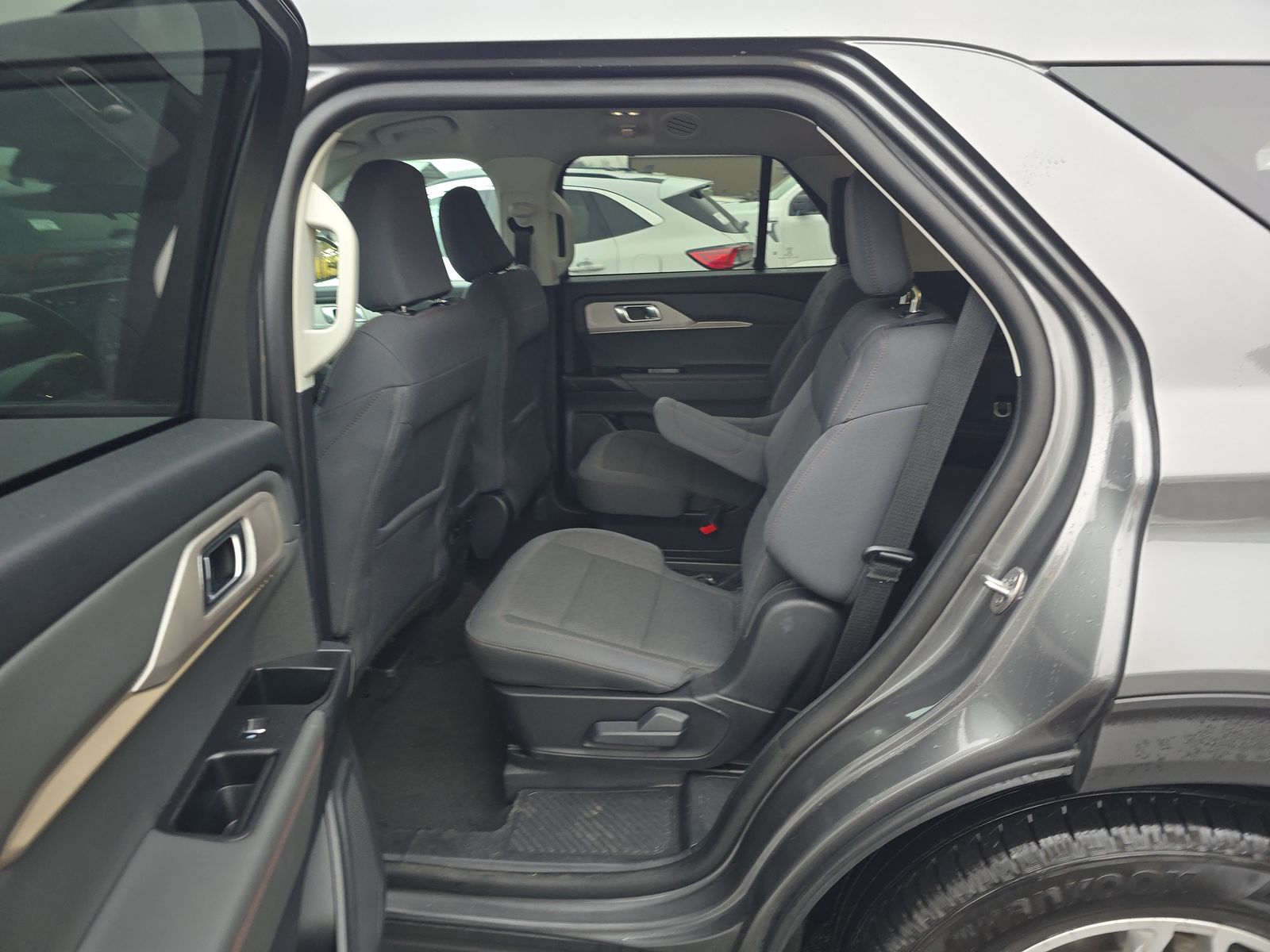 2025 Ford Explorer Active RWD