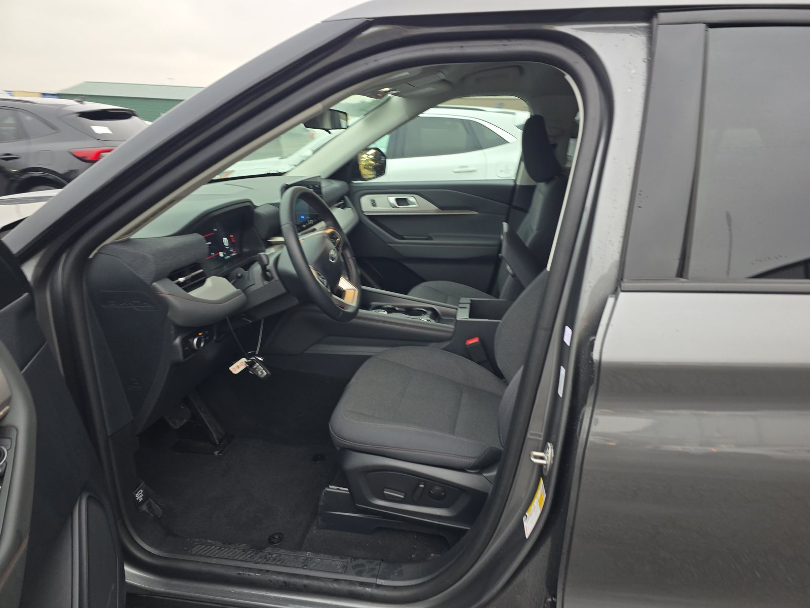 2025 Ford Explorer Active RWD