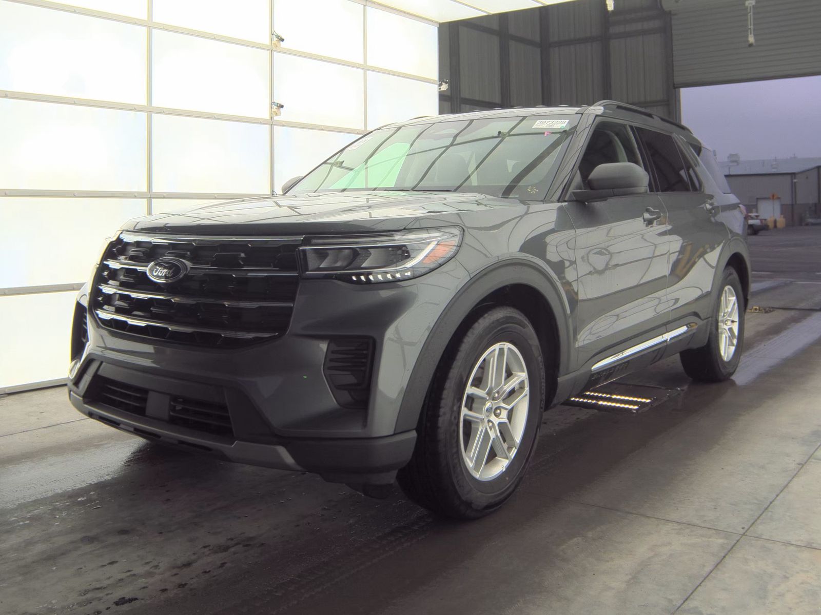 2025 Ford Explorer Active RWD