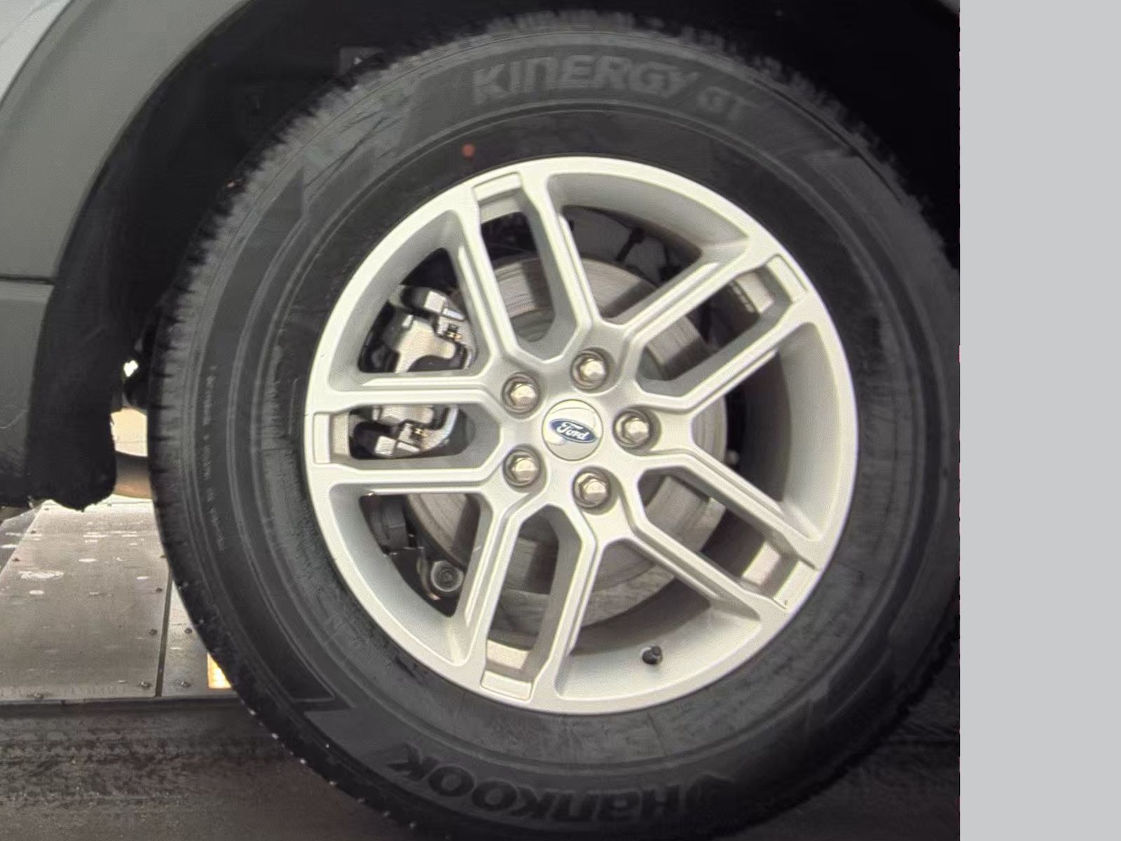 2025 Ford Explorer Active RWD