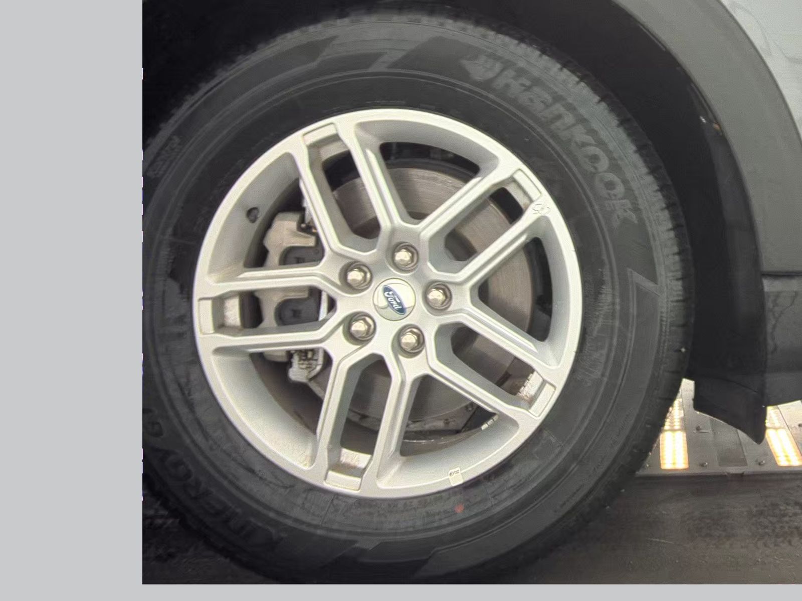 2025 Ford Explorer Active RWD