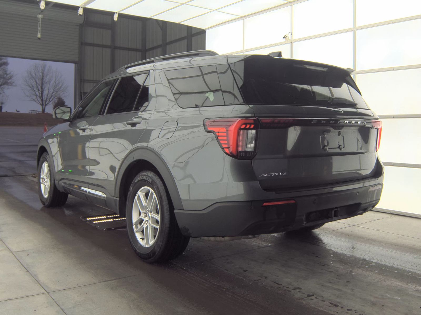 2025 Ford Explorer Active RWD