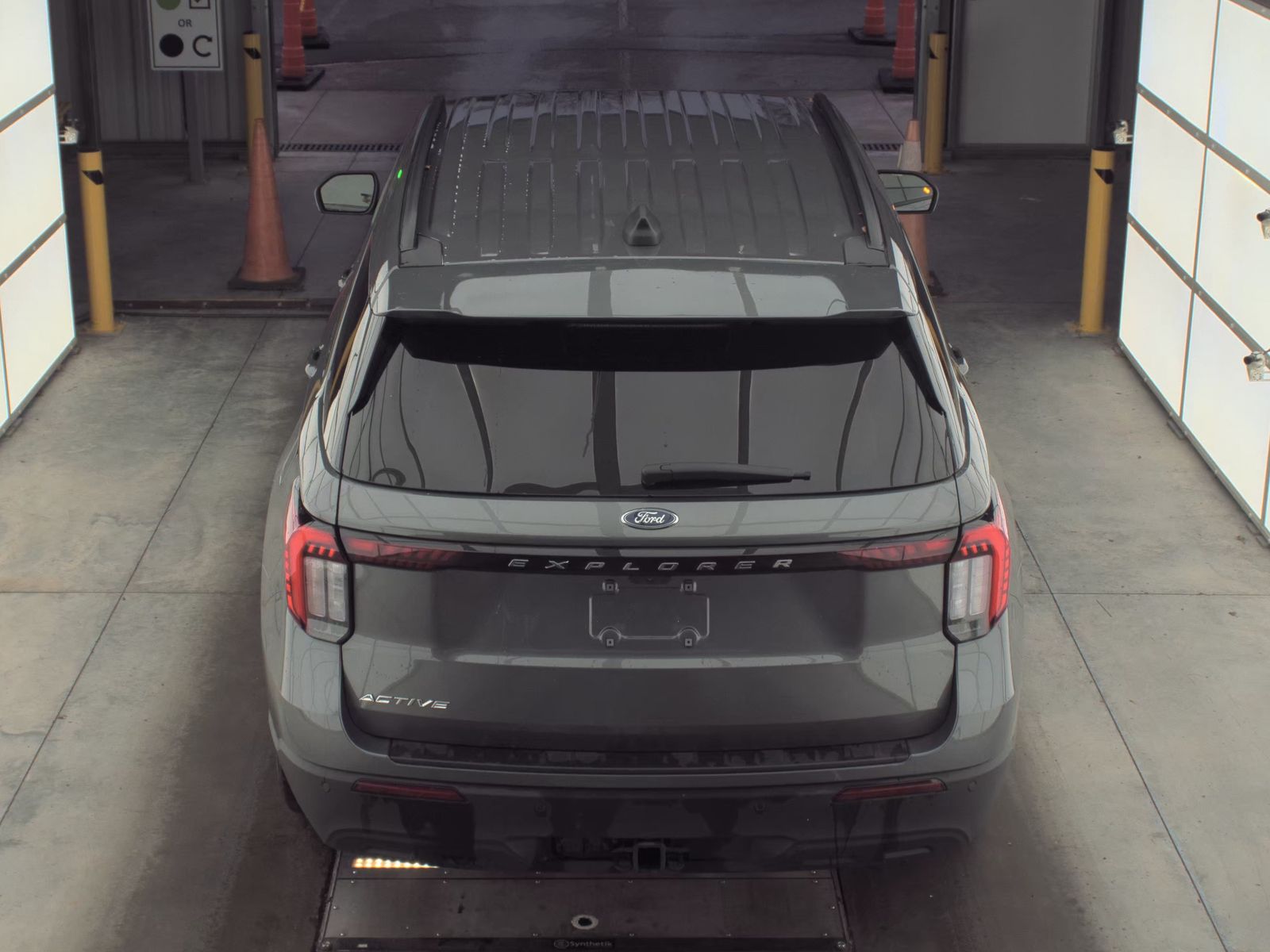 2025 Ford Explorer Active RWD