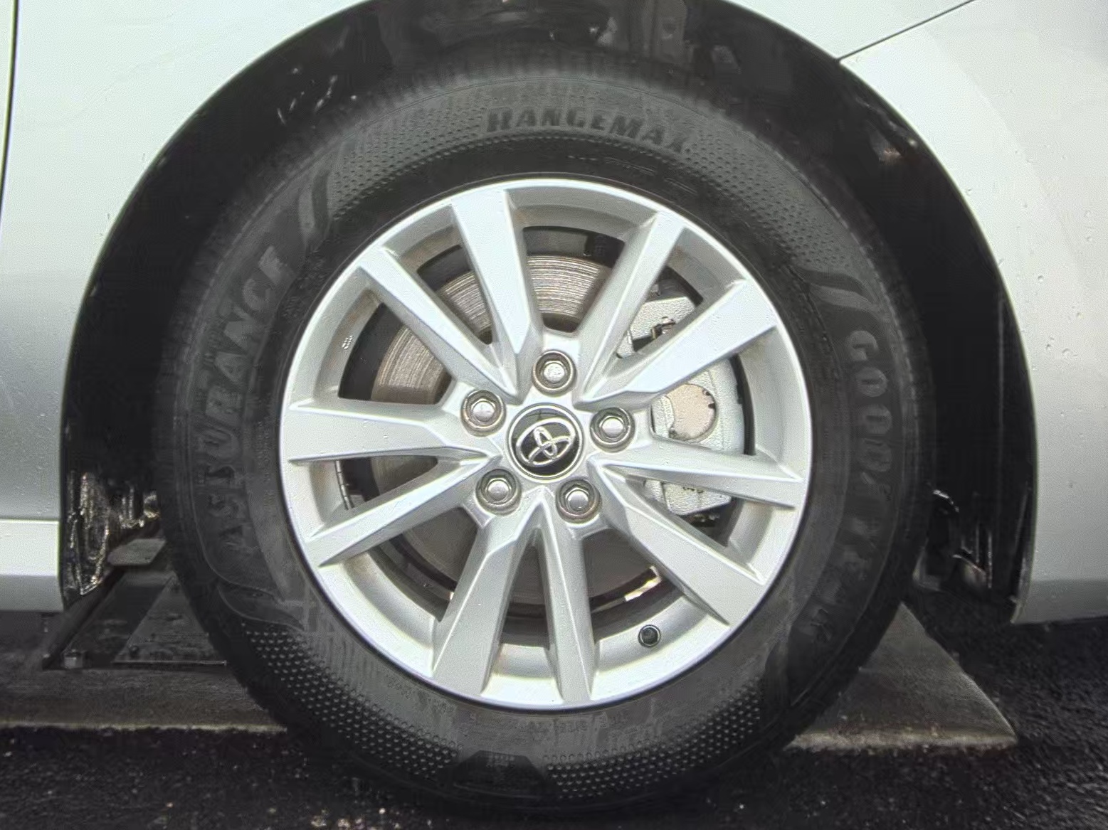 2025 Toyota Camry LE FWD