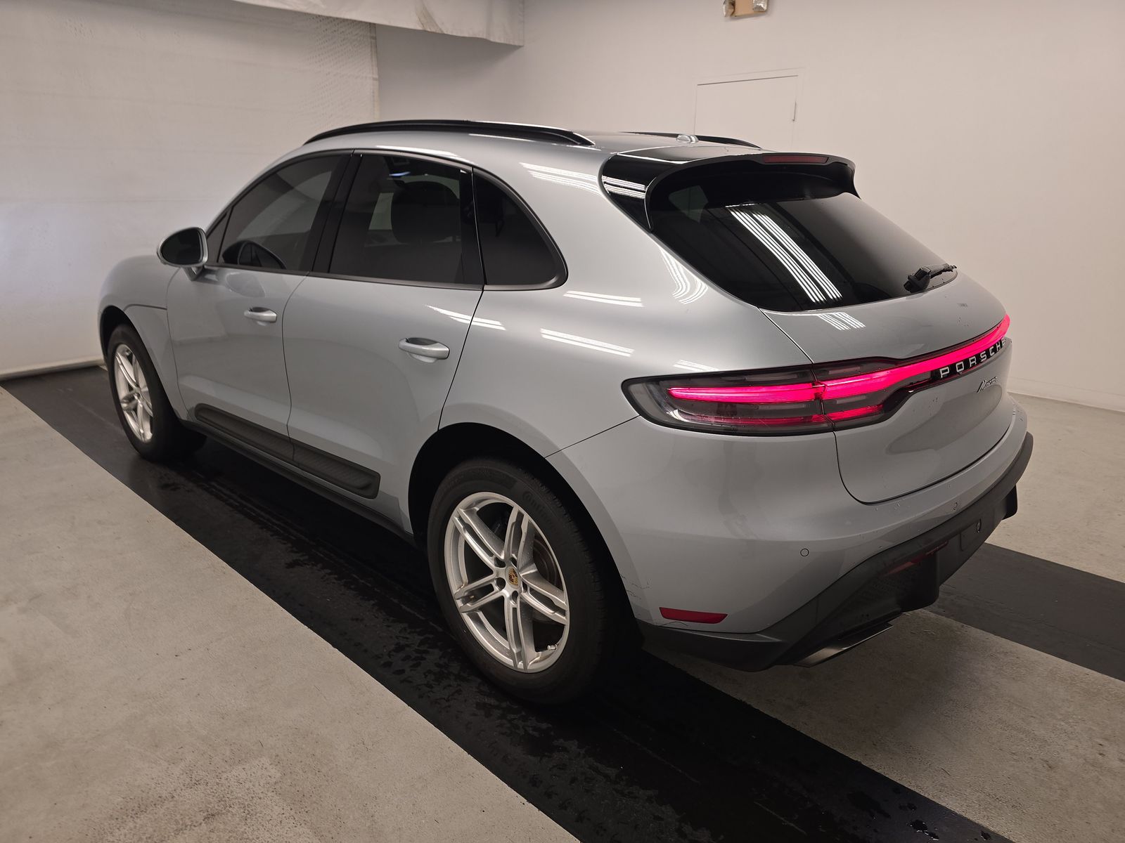 2023 Porsche Macan Base AWD