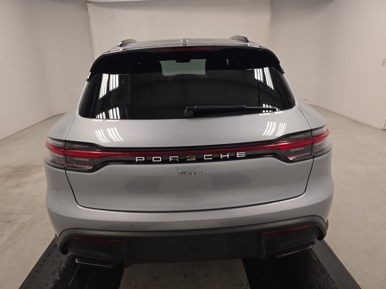 2023 Porsche Macan Base AWD