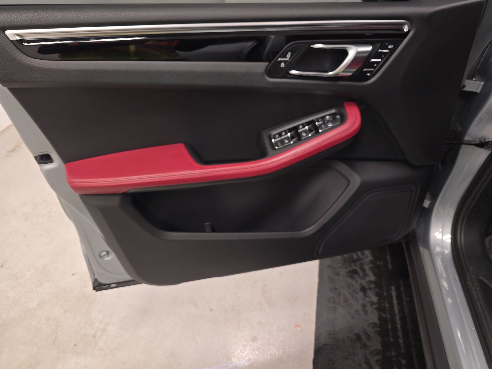 2023 Porsche Macan Base AWD