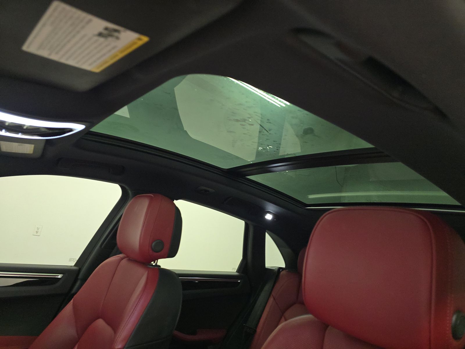 2023 Porsche Macan Base AWD