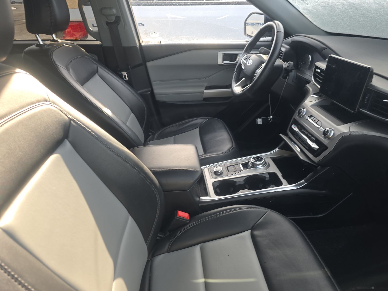 2023 Ford Explorer XLT AWD