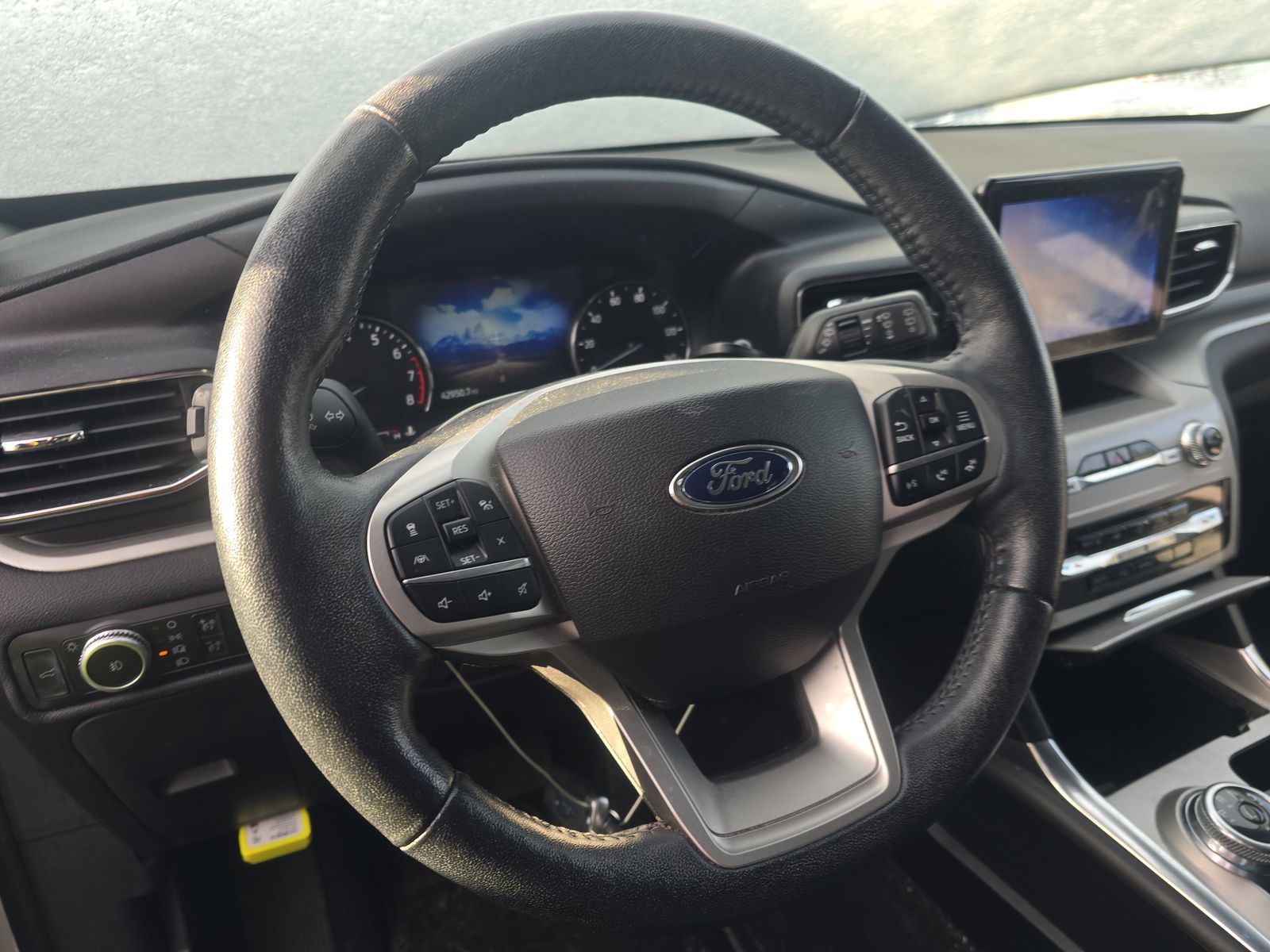 2023 Ford Explorer XLT AWD