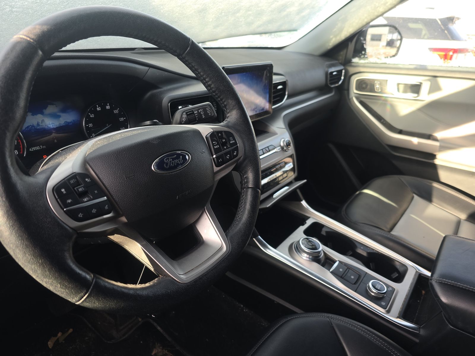 2023 Ford Explorer XLT AWD