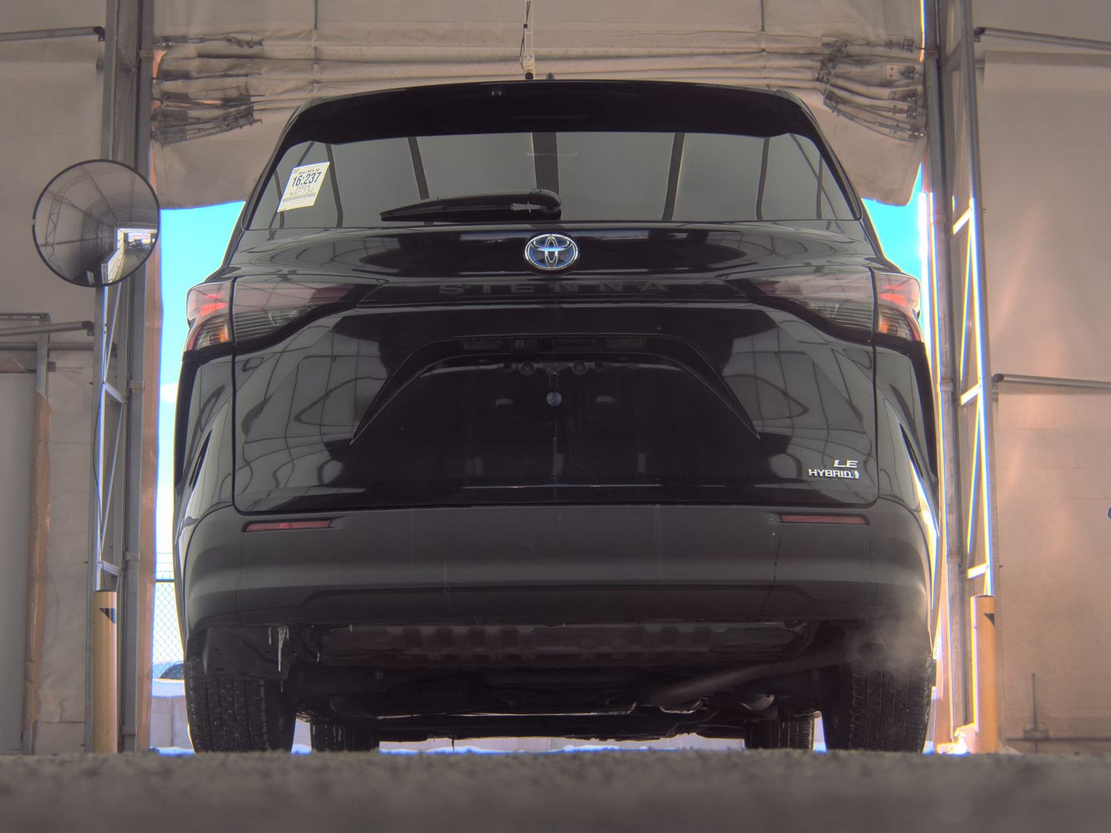 2024 Toyota Sienna LE FWD