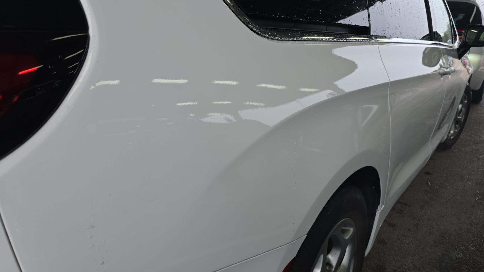 2024 Chrysler Pacifica Limited FWD