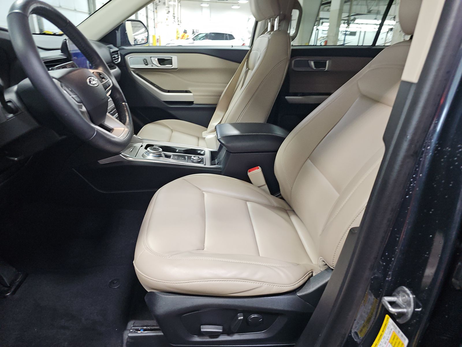 2023 Ford Explorer XLT AWD