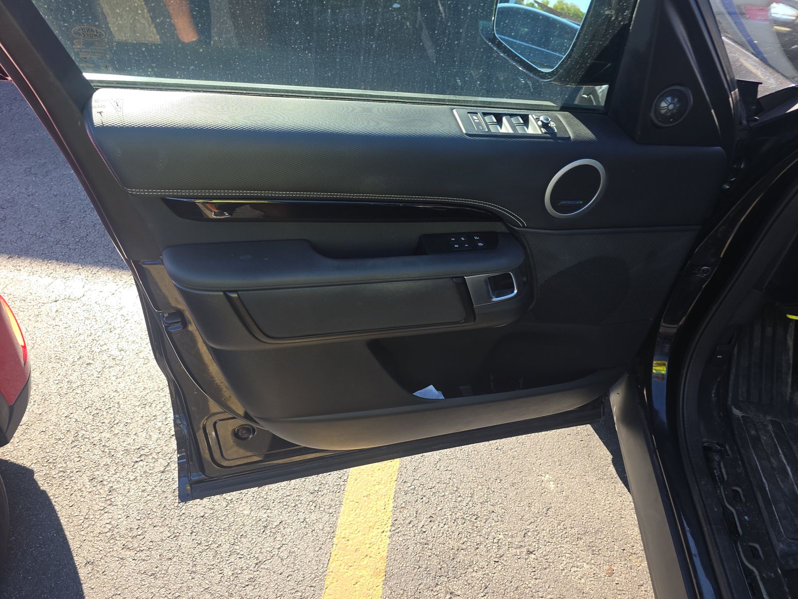 2022 Land Rover Discovery S R-Dynamic AWD