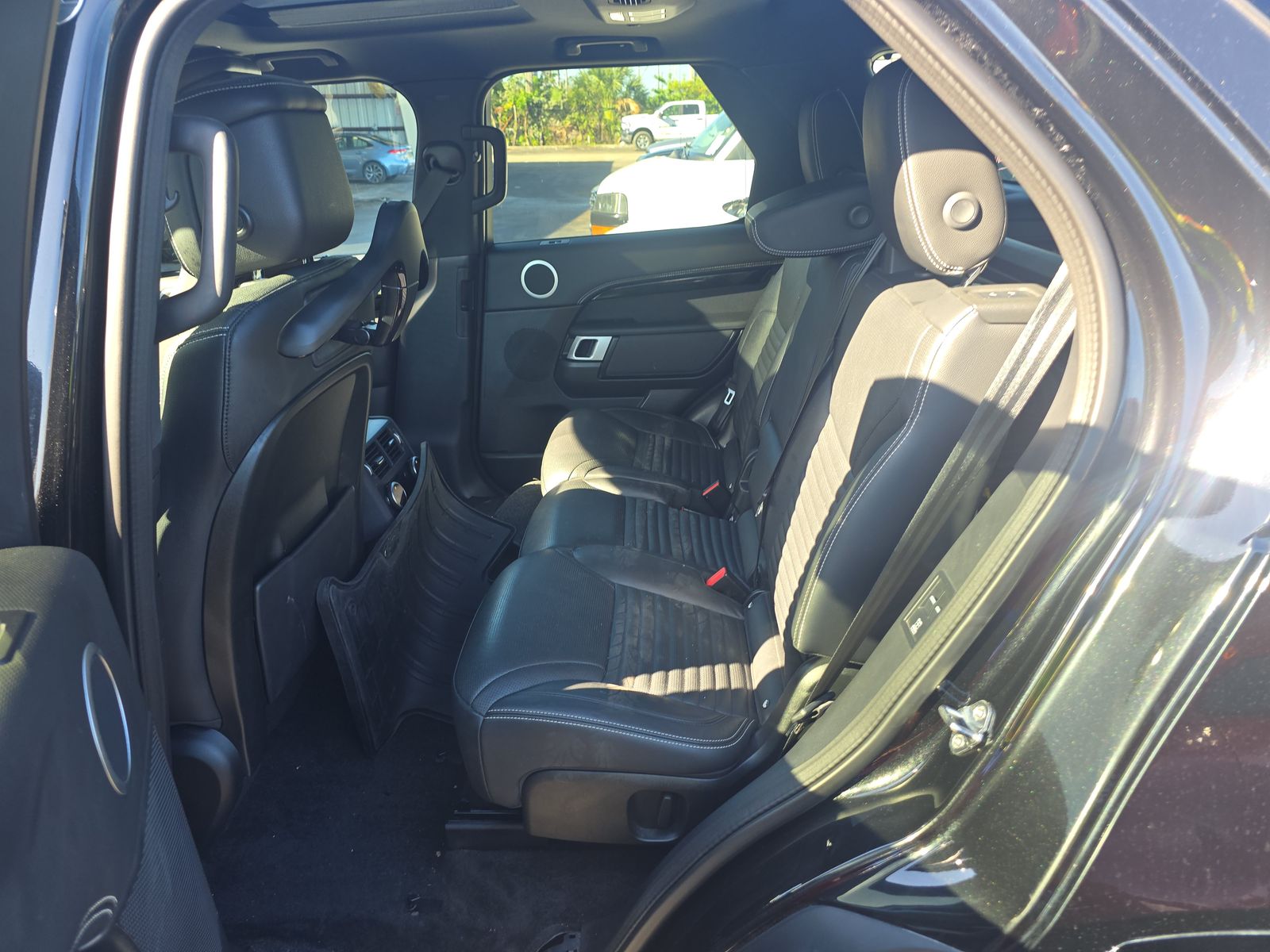 2022 Land Rover Discovery S R-Dynamic AWD