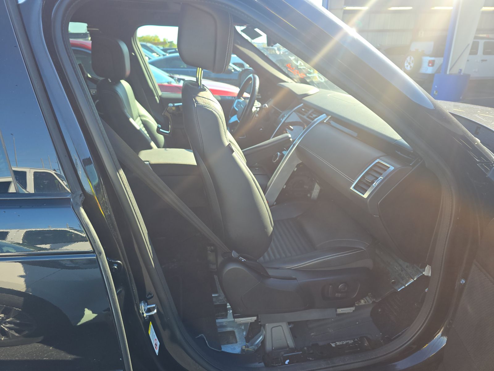 2022 Land Rover Discovery S R-Dynamic AWD