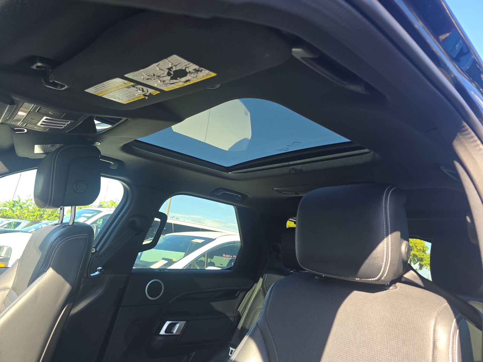 2022 Land Rover Discovery S R-Dynamic AWD