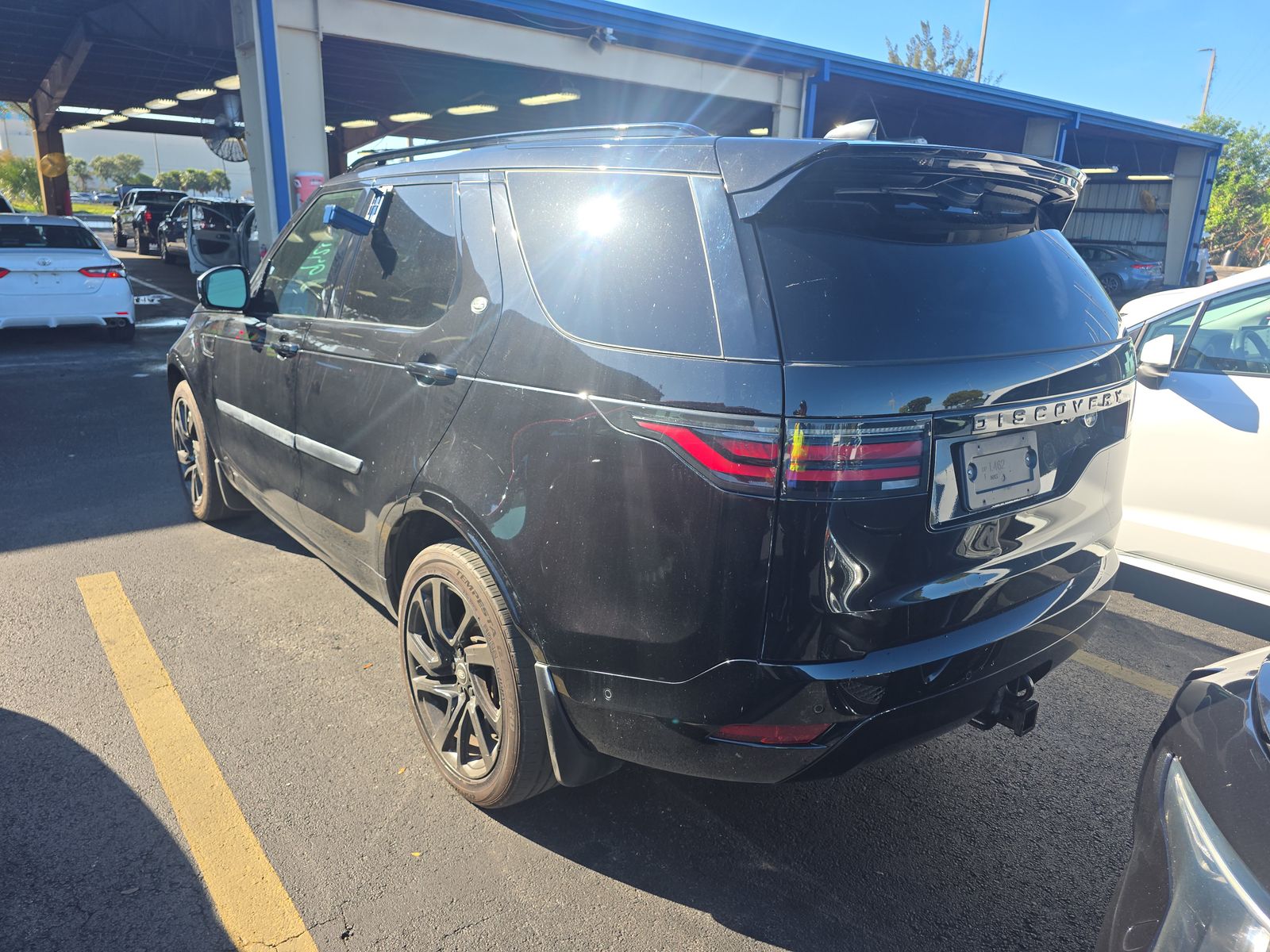 2022 Land Rover Discovery S R-Dynamic AWD