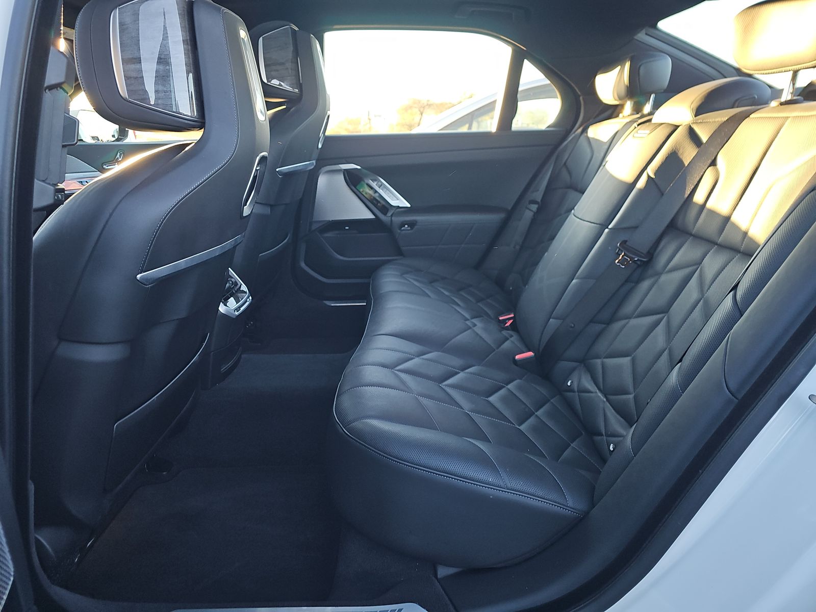 2025 BMW 7 Series 740i RWD