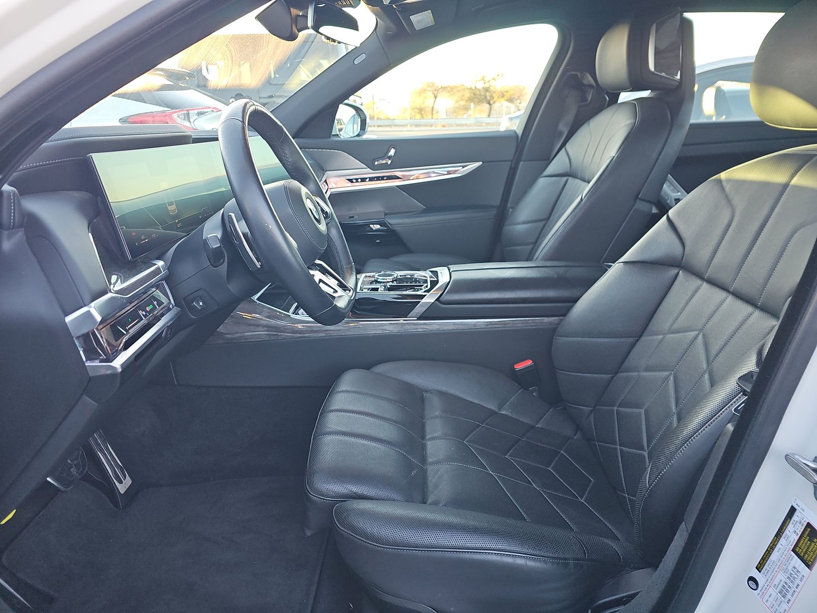 2025 BMW 7 Series 740i RWD