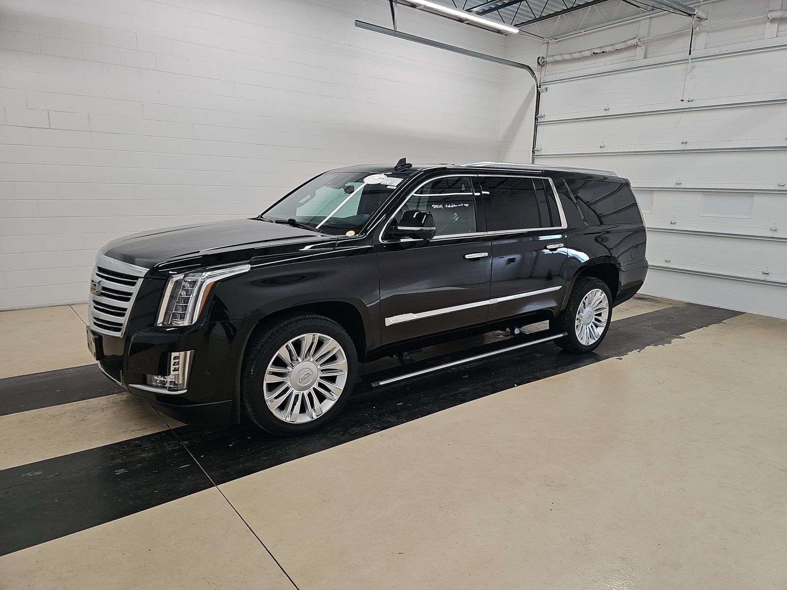 2017 Cadillac Escalade ESV Platinum's photo