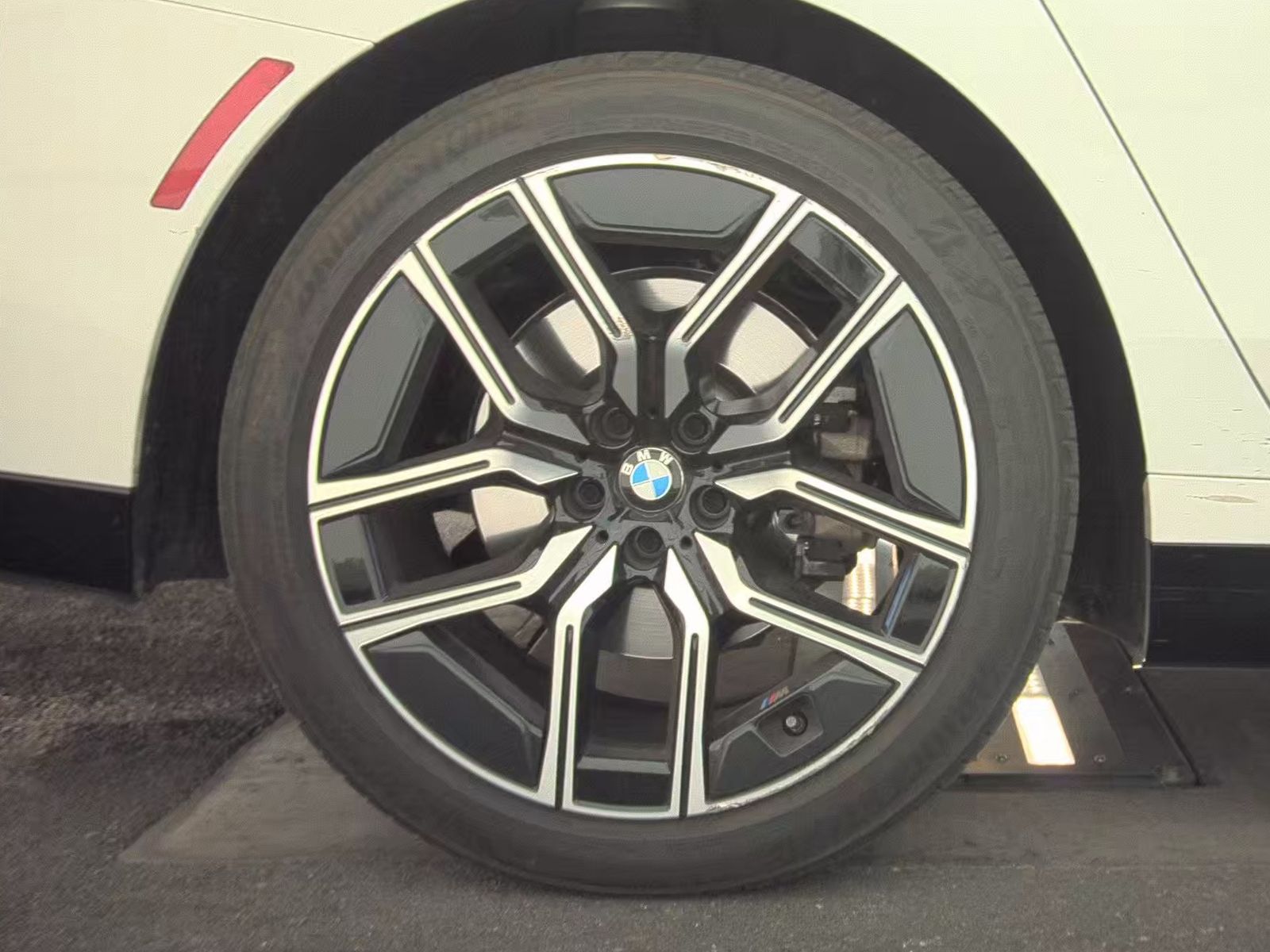 2025 BMW 7 Series 740i RWD