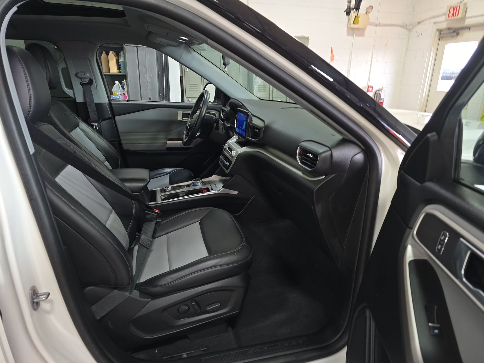 2022 Ford Explorer XLT AWD