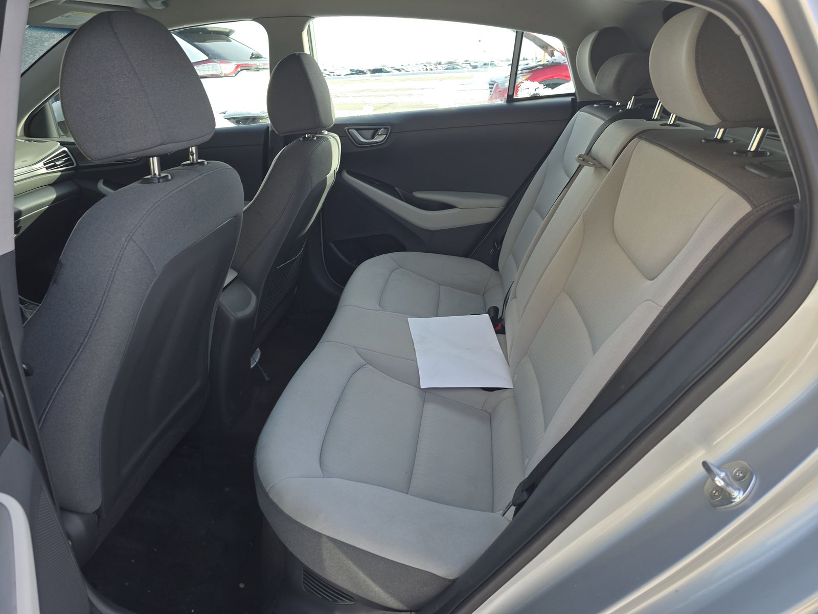 2022 Hyundai Ioniq Hybrid SE FWD