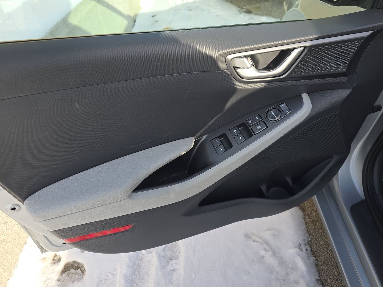 2022 Hyundai Ioniq Hybrid SE FWD