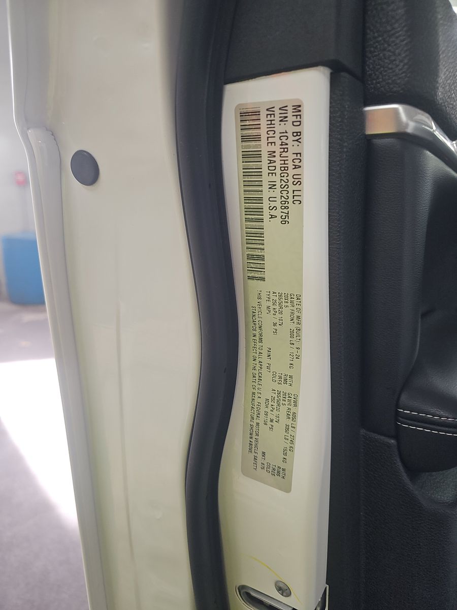 2025 Jeep Grand Cherokee Limited AWD