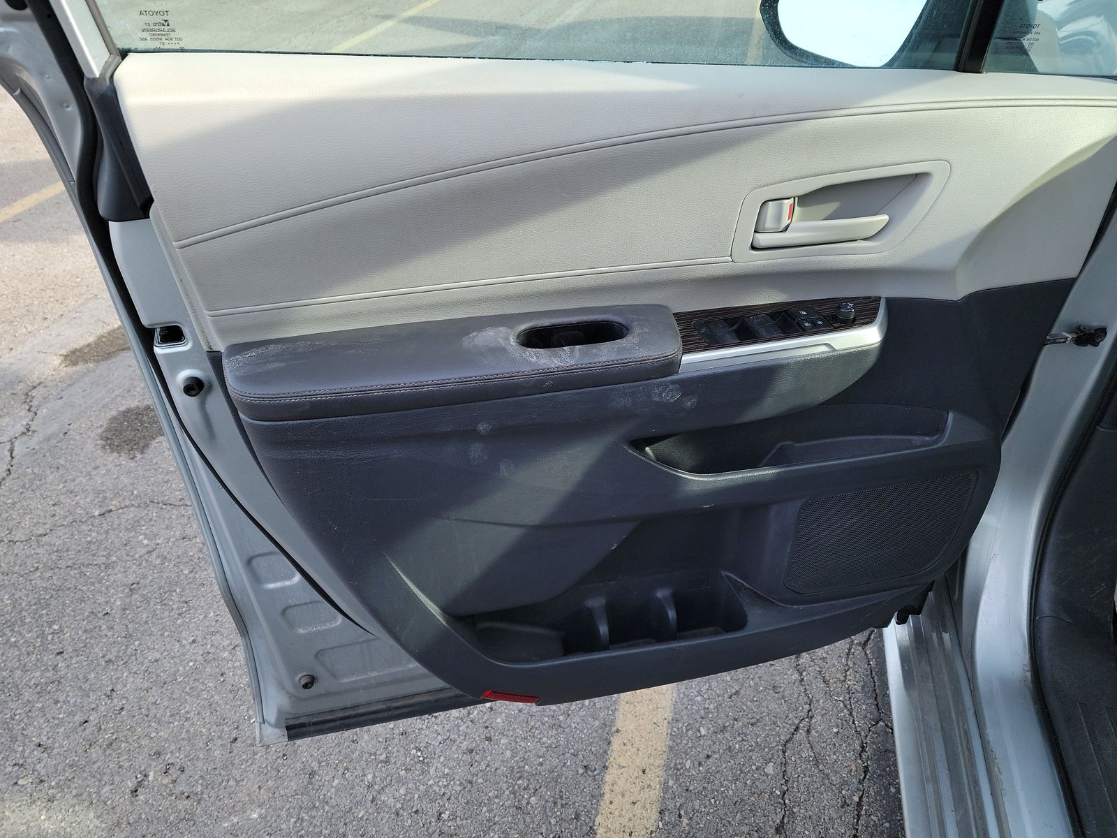 2021 Toyota Sienna LE FWD