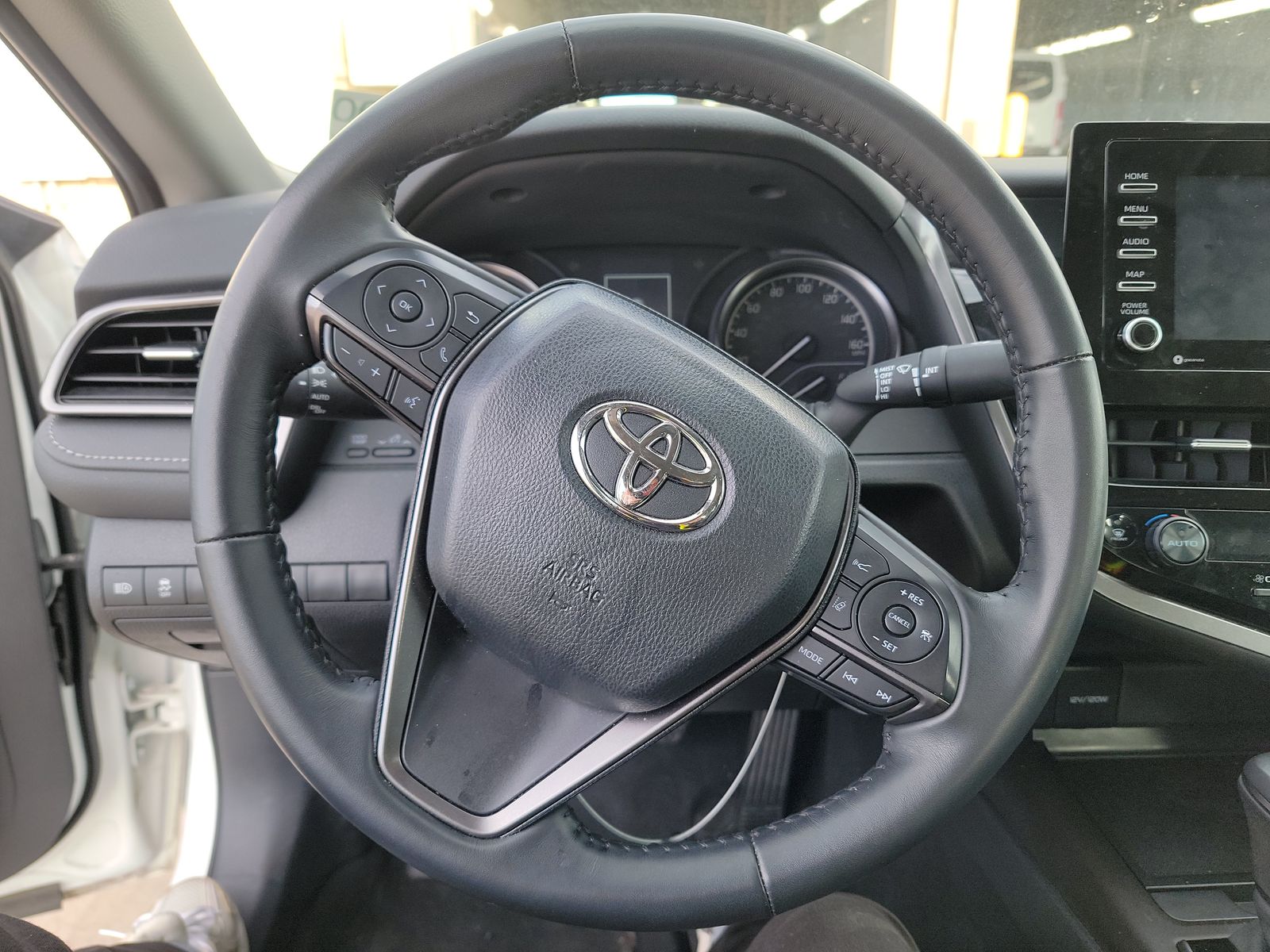 2024 Toyota Camry SE FWD