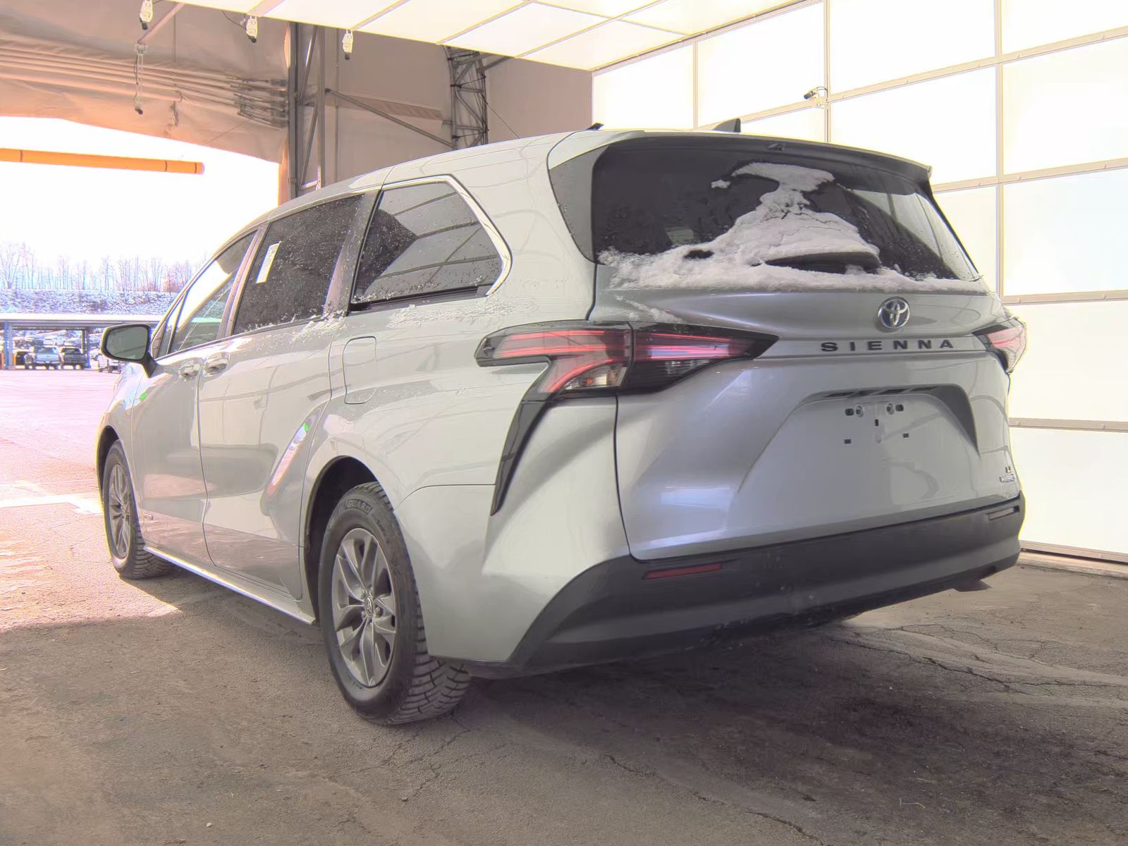 2021 Toyota Sienna LE FWD
