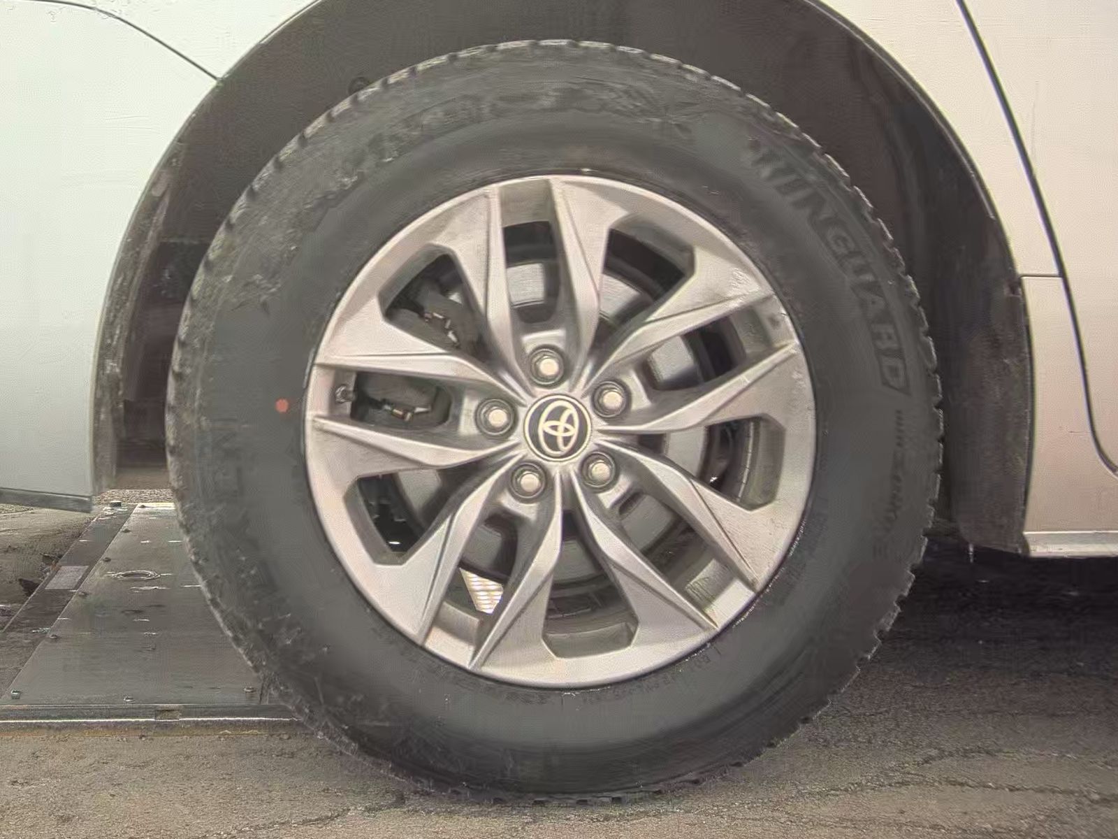 2021 Toyota Sienna LE FWD