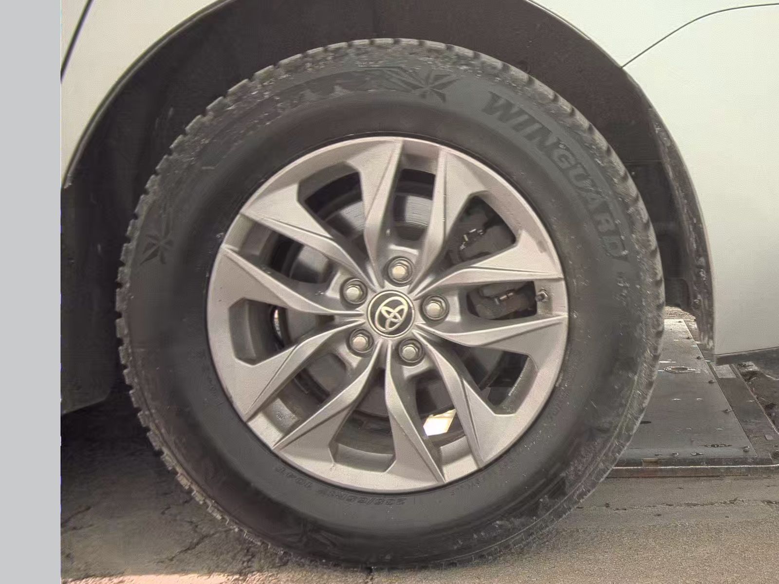 2021 Toyota Sienna LE FWD