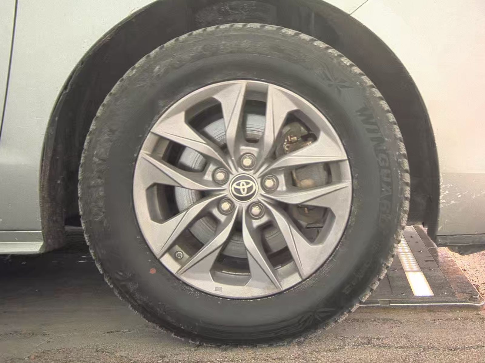 2021 Toyota Sienna LE FWD