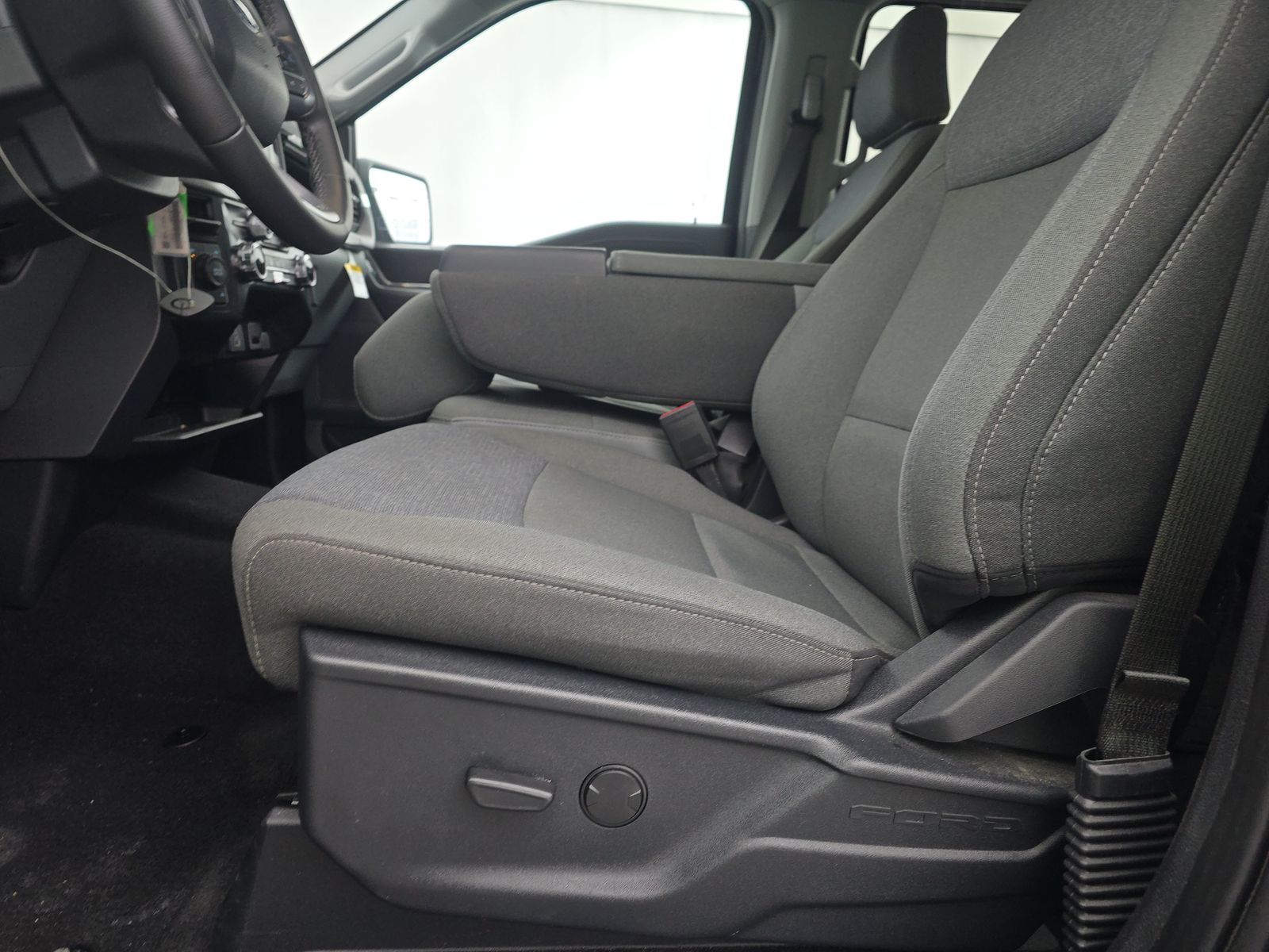 2025 Ford F-150 XLT AWD