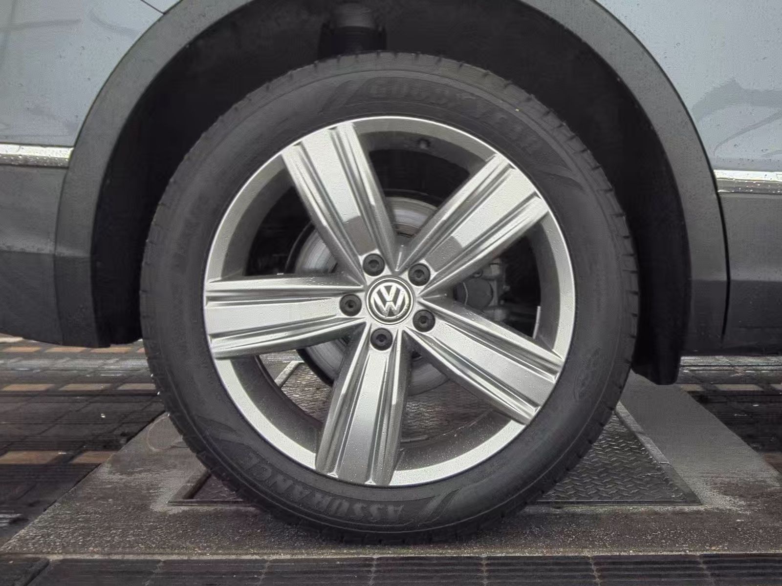 2019 Volkswagen Tiguan 2.0T SEL Premium AWD