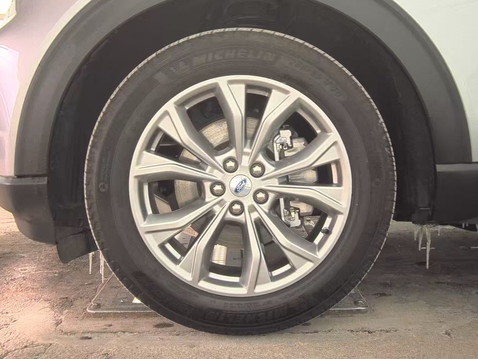 2023 Ford Explorer XLT AWD