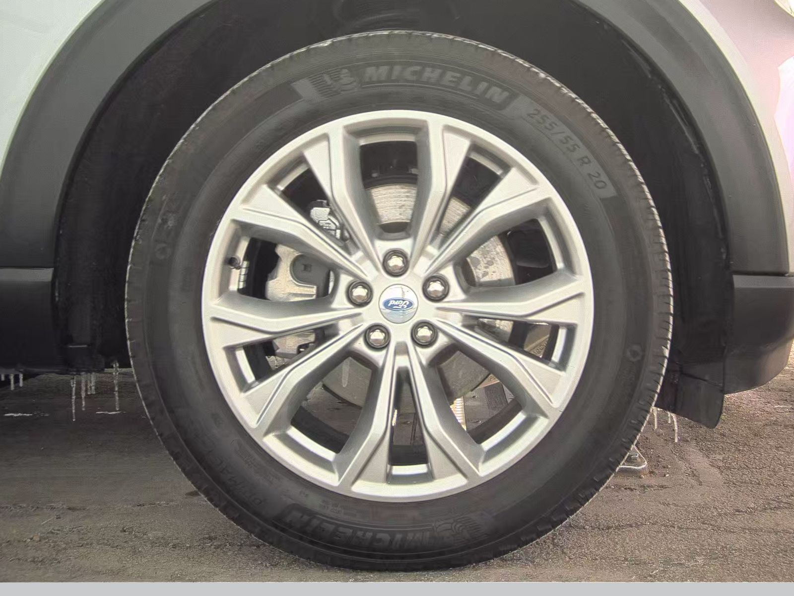 2023 Ford Explorer XLT AWD