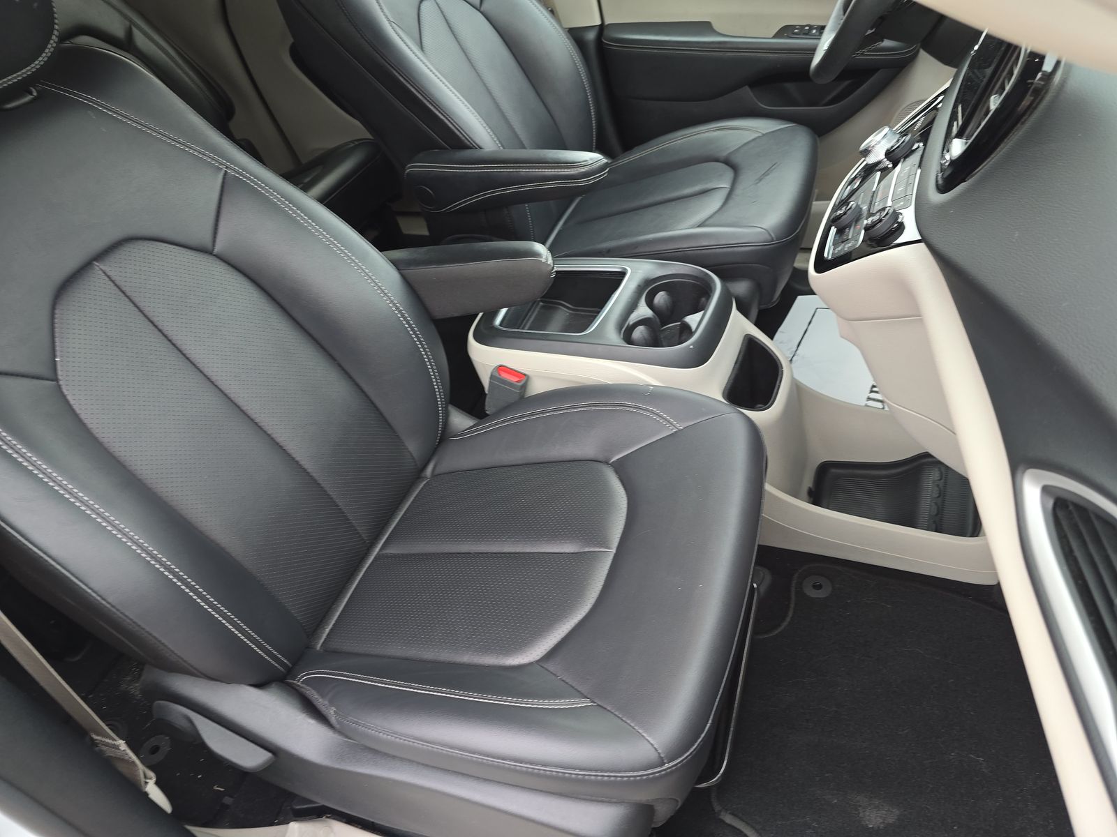 2024 Chrysler Pacifica Touring L FWD