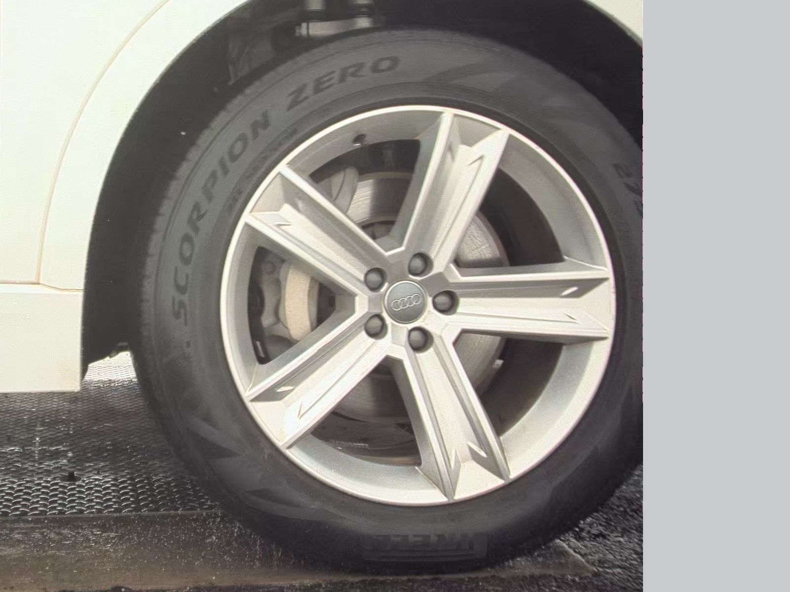 2019 Audi Q8 Premium AWD