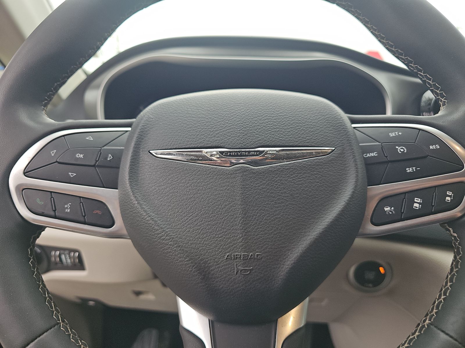 2022 Chrysler Pacifica Touring L FWD